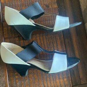 Circa Joan & David CJ Neptune** Black and White** two tone Size 9M